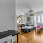 Metro Kabaty Homely Studio