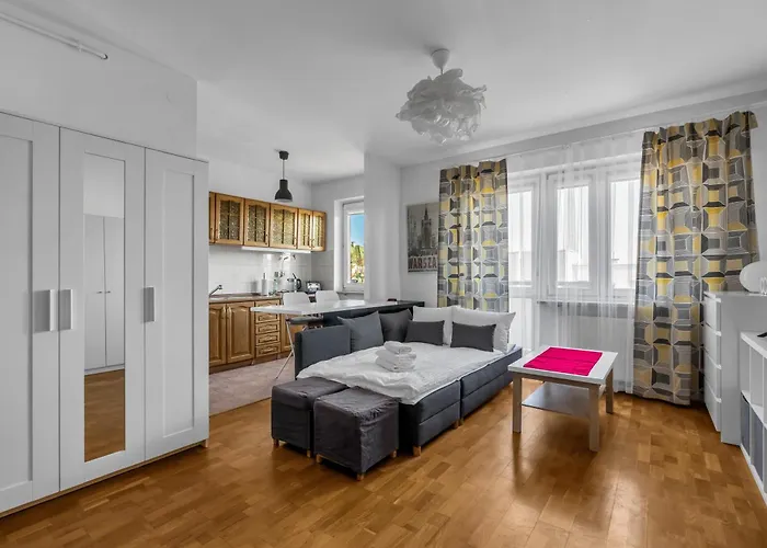 Metro Kabaty Homely Studio